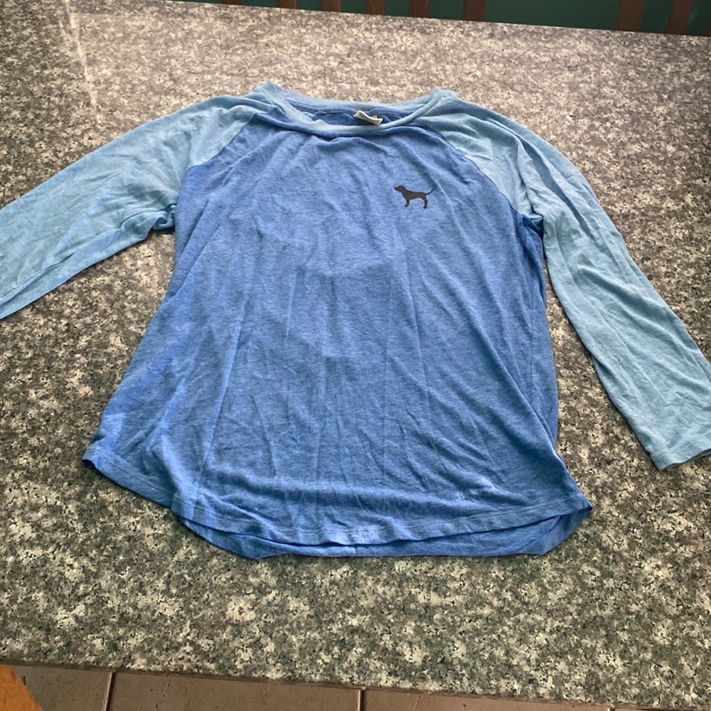 Three-quarter sleeve pink shirt